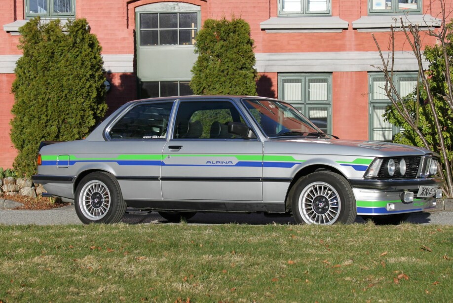 PEN PROFIL: Stramme linjer som passer utmerket til sølv farge. Stripene gir en herlig kontrast og fremhever bilens profil.