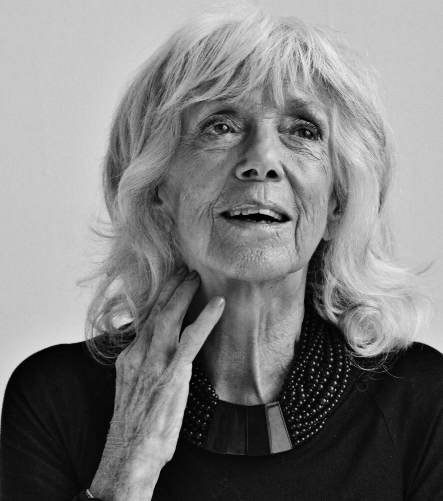 EN GOD FAMILIE: Vigga vokste opp med mor og tre eldre søsken – faren hennes døde før hun var født. Hun var veldig glad i både moren og søsknene sine. – Jeg lærte at det viktigste du har i livet er menneskene dine. Men du kan ikke gjøre deg avhengig av dem, sier hun.