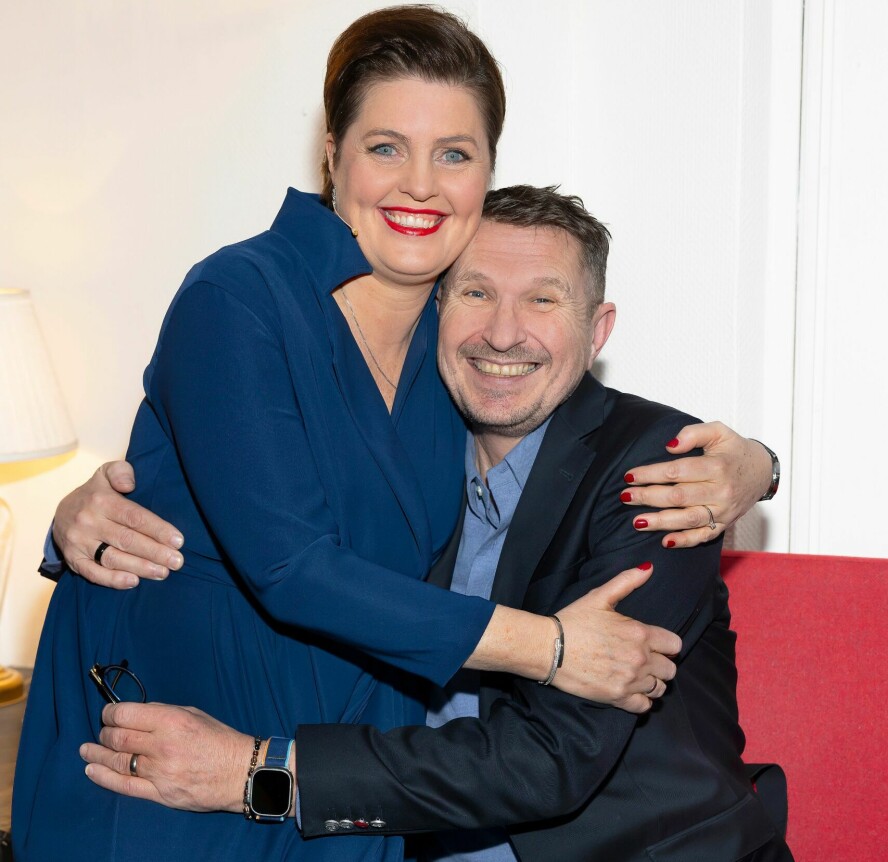 TØFFE TAK: Dora Thorhallsdottir og ektemannen Jan Tore Borgersen har stått i en svært vanskelig tid. Nå jobber de seg tilbake til å være kjærester.