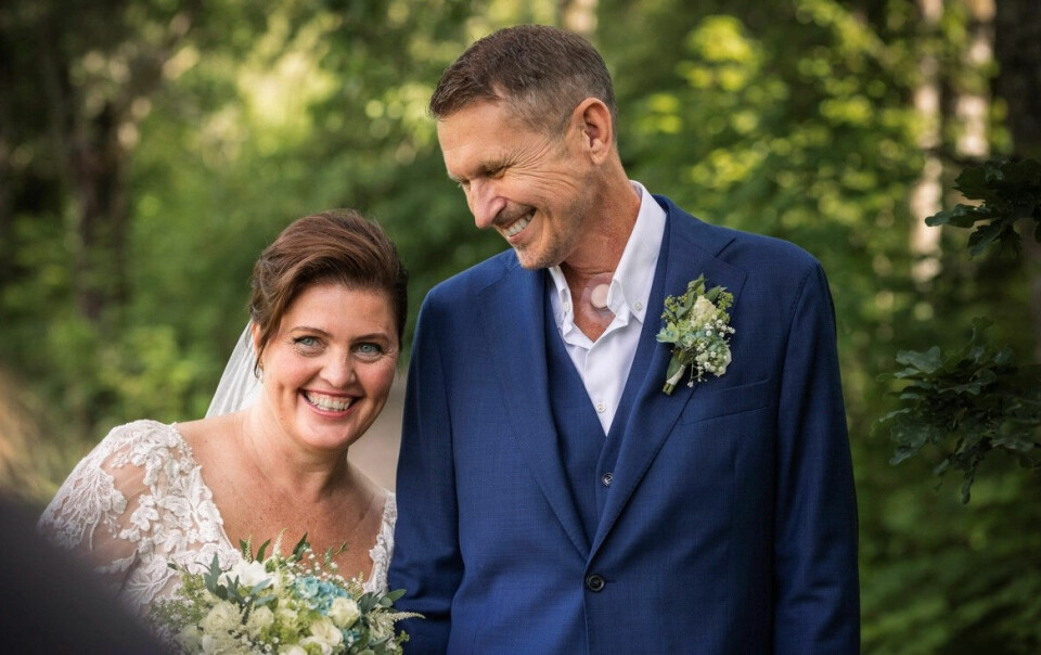 GIFTET SEG: Sommeren 2023 ga paret hverandre sitt ja på idylliske Engø gård på Tjøme.