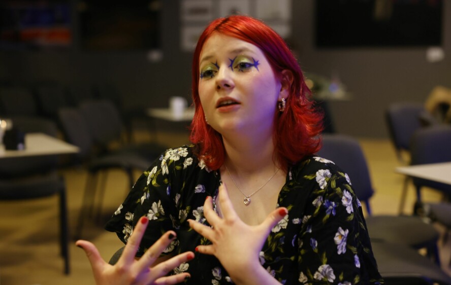 GIR AV SEG SELV: Maud Angelica Behn forteller at de rørende tilbakemeldingene hun har fått på foredraget, gjør at hun vil fortsette å trosse sceneskrekken og være åpen om vanskelige ting.