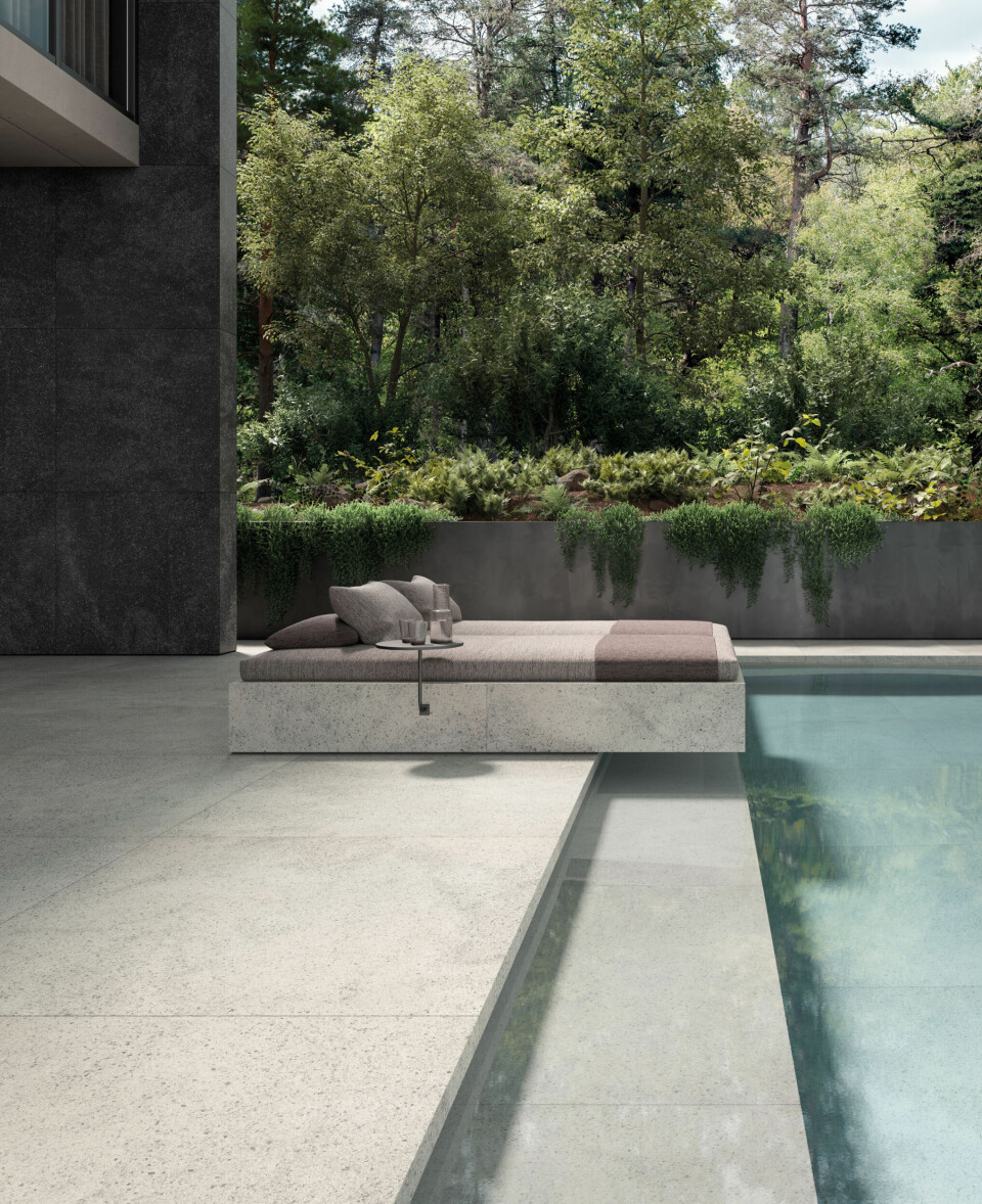 PORCELLENATOFLIS: Neo Granito Impala egner seg godt til utvendig bruk. Den finnes i flere farger og formater, her som 120 x 120 cm, fra ca. kr 1160, Modena.