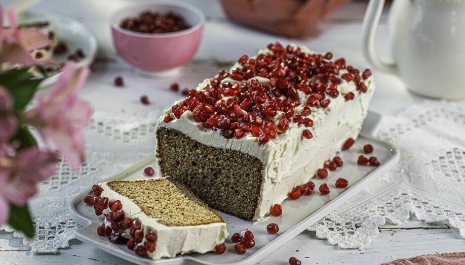 GLUTENFRI FORMKAKE: Overmodne bananer og gresk yoghurt gir kaken et løft.