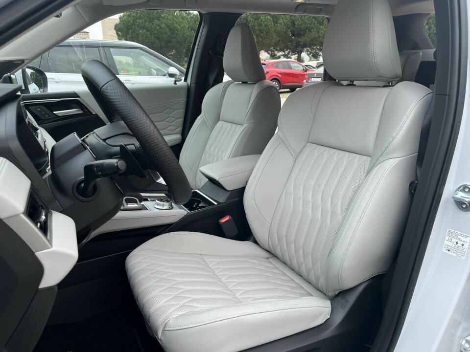 SKINNSETER: Nest høyeste utstyrsnivå, Instyle, omfatter skinnseter med varme, ventilasjon og massasje.