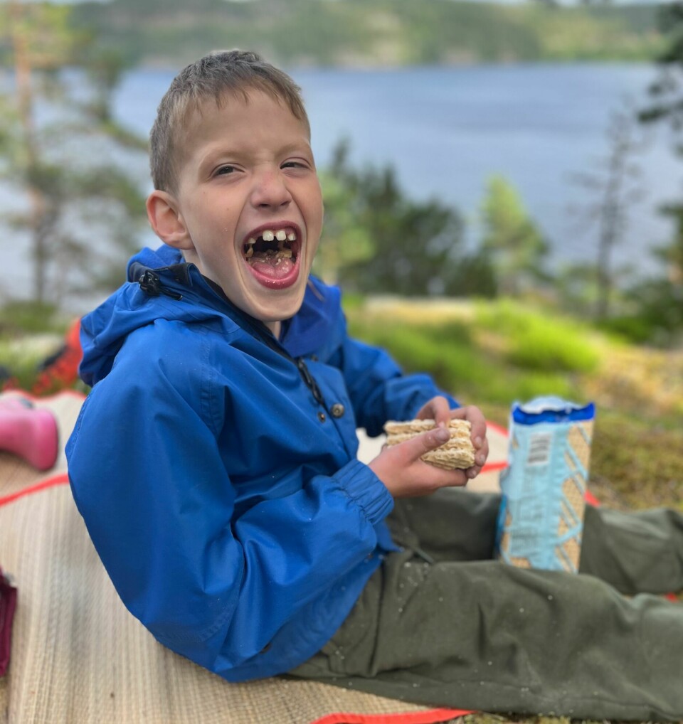 EN GLAD GUTT: Elia gjør stadig fremgang og elsker å lære nye ting.