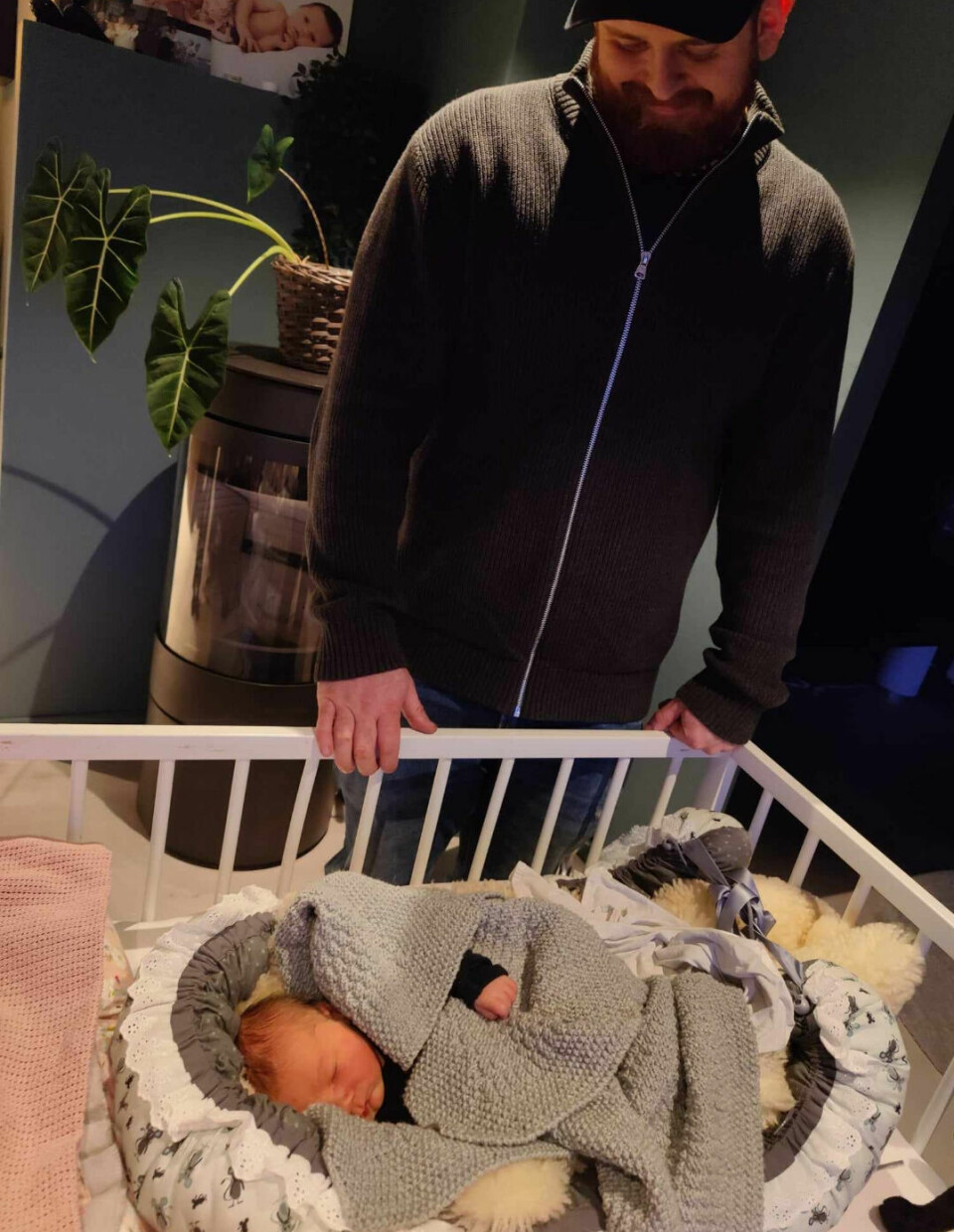 STOLT ONKEL: Håkon havnet midt oppi fødselsdramaet og ble en uvurderlig hjelper.