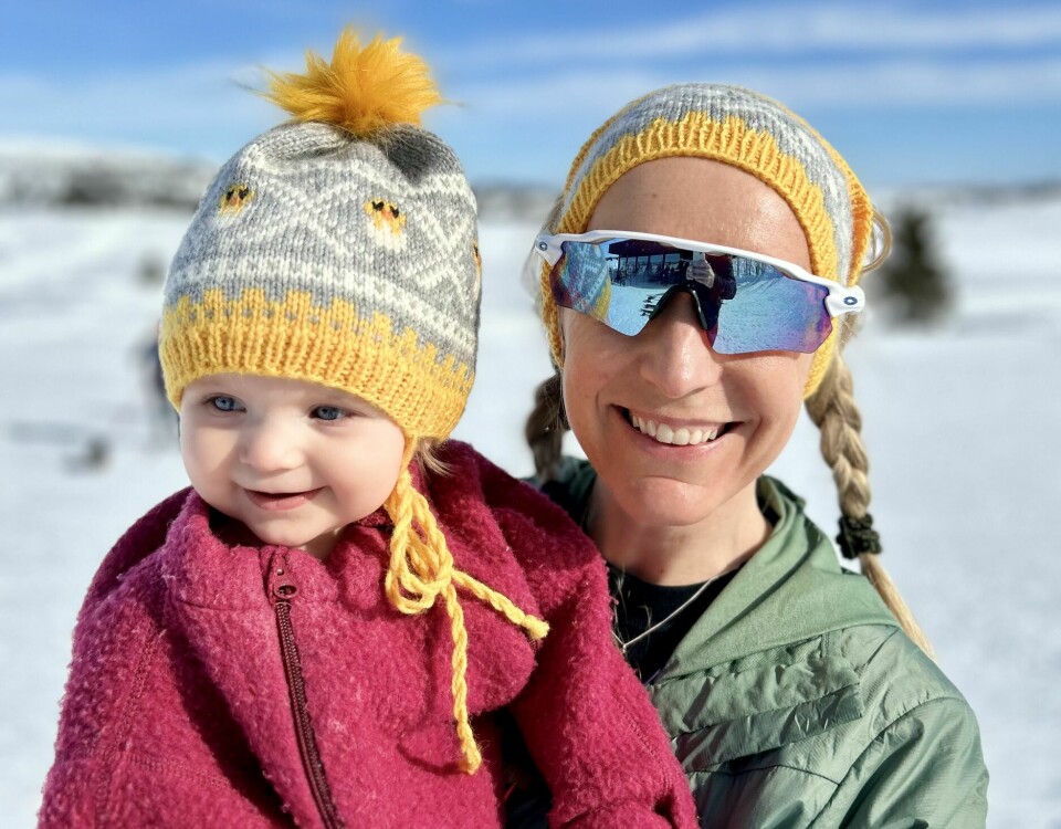 STERK START: På sin aller første langrennstur gikk Fey Caspara nesten én kilometer før hun kollapset av utmattelse, sovnet – og ble fraktet tilbake i pulk.