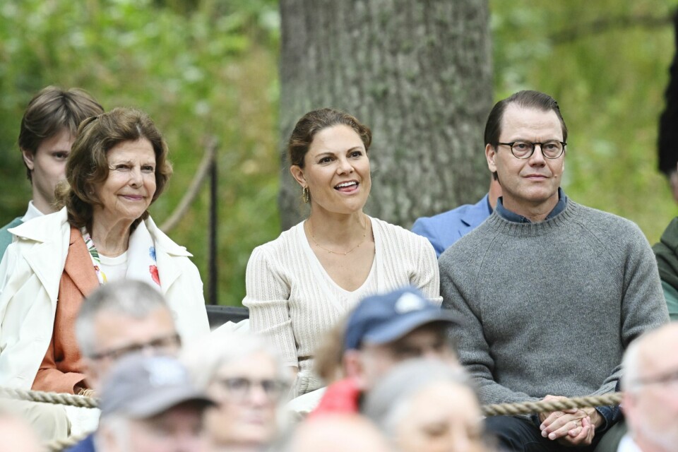 FAMILIEIDYLL: Både dronning Silvia, kronprinsesse Victoria og prins Daniel er lykkelige over at ryktene tok slutt.