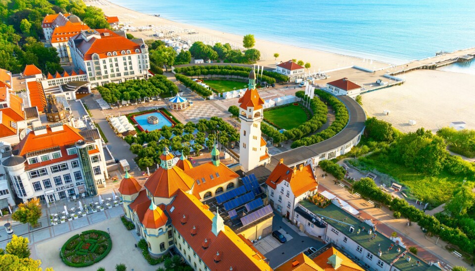 SJARMERENDE SOPOT: Med flotte velværehotell, en nydelig strandpromenade og massevis av butikker og spisesteder, er Sopot en fin base for sommerferie i Polen.