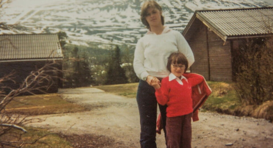 SAVN: Marianne Rugaas Knutsen sammen med mamma Torunn før hun forsvant sporløst seks år gammel.
