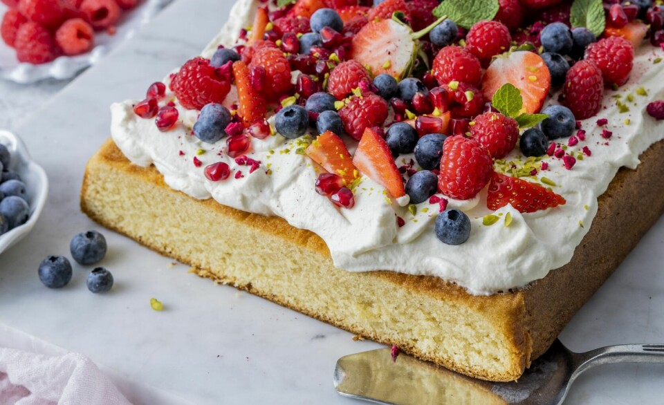 Lise Finckenhagens vaniljekake med krem og bær