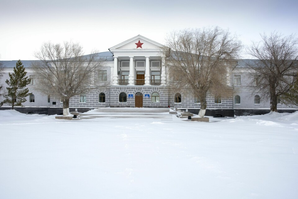 ADMINISTRASJONSBYGGET: Her holdt ledelsen ved Karlag til. I dag er det et museum, som visstnok scorer veldig høyt på såkalt «mørk turisme», som beskriver en form for turisme der man oppsøker steder som Tsjernobyl.
