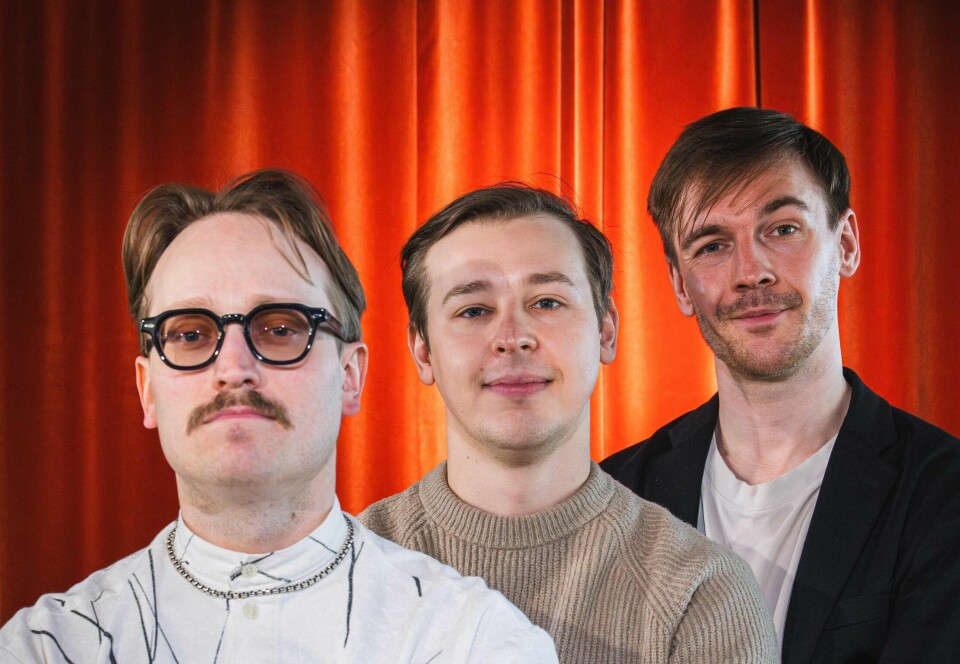 FAVORITTER: KAJ er klare favoritter før Eurovision 2025. KAJ-navnet eren sammensetning av forbokstaven av navnene til de tre medlemmene Kevin Holmstrom (t.h.), Axel Ahman (t.v.) og Jakob Norrgard.
