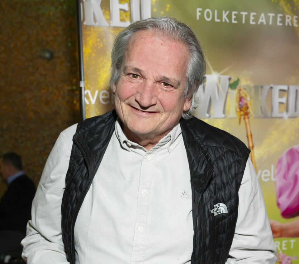RØD LØPER: Her og Nå møtte Tom Sterri på premiere-festen til musikalen «Wicked». – Jeg har tidligere spilt Trollmannen i «Trollmannen fra Oz», og dette er forhistorien. Så jeg er veldig spent, sier han.