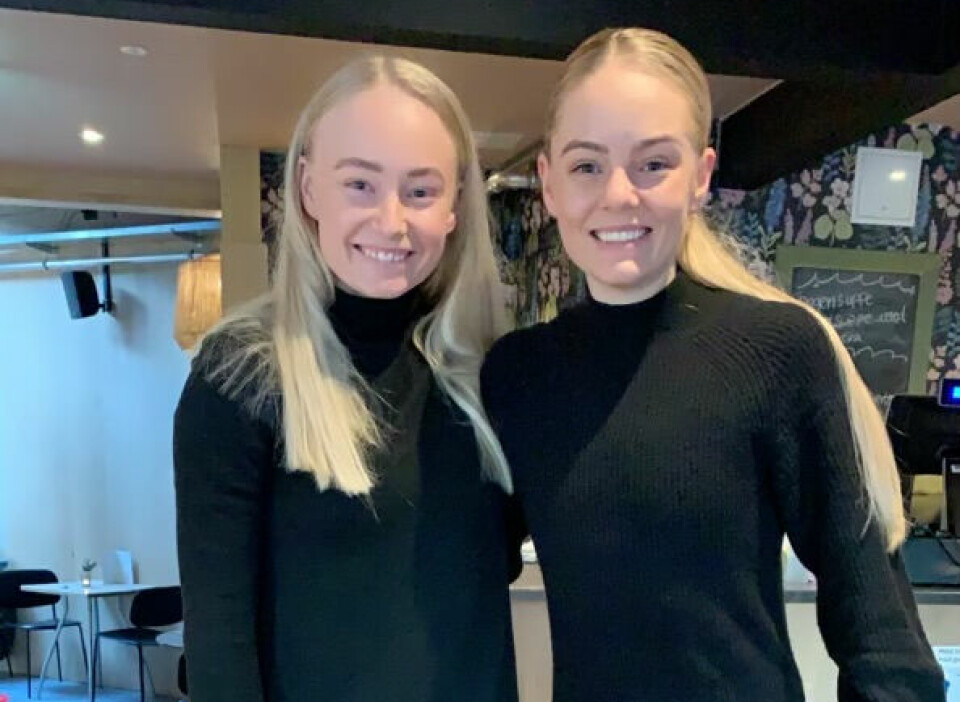 KJÆRLIGHET: Lillesøsteren Live har vært en uvurderlig støtte for Lotte hele veien.