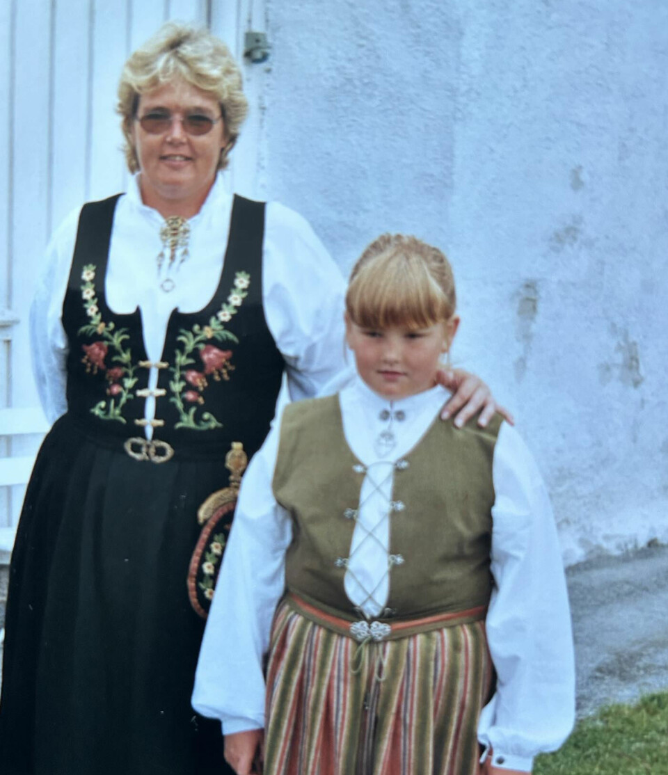 NÆRT FORHOLD: Til tross for at sykdommen preget henne i stor grad, beskriver Anne-Marte mammaen som et fantastisk menneske. Her er hun rundt ti år gammel.