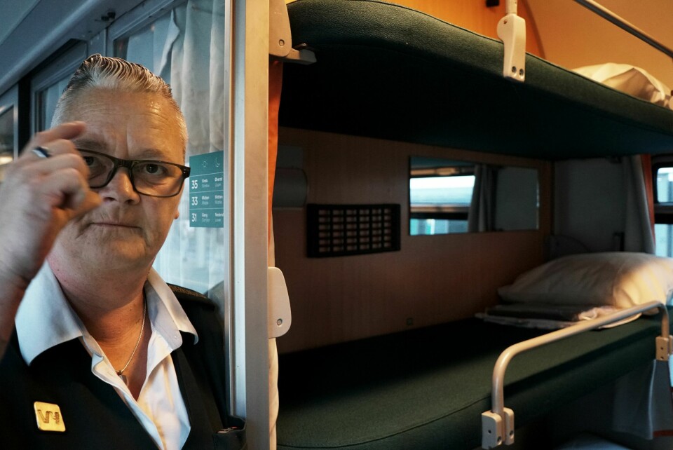 NYVINNING: Tyske liggevogner er kjøpt inn for å tilby rimeligere horisontalovernatting og transport av sykler og varer. Et populært tilbud, ifølge konduktør Monica Hatmosø.