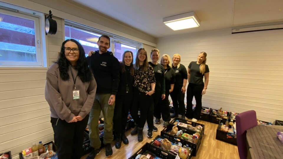 MANGE HJELPERE: Hjelperne seg i hverandres selskap. Fra venstre: Monica Winum, Tommy Bjørkmo, Marthe Sivertsen, Marthe Øyangen, Beth Helen Liland, Kristin Jakobsen, Mona Rømmesmo, Kaja Kristine Jakobsen.