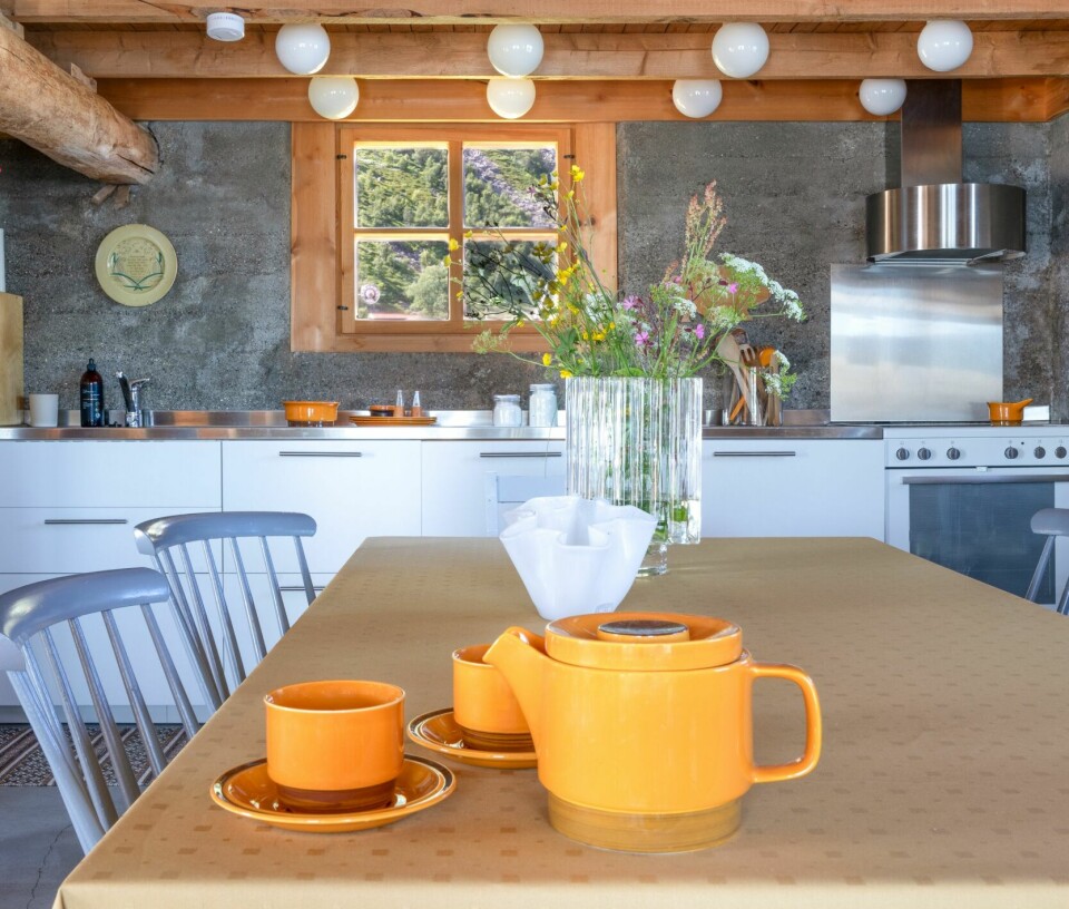 BEVART: De originale materialene i det gamle salteriet er beholdt der det var mulig. Serviset er fra 1970-tallet.