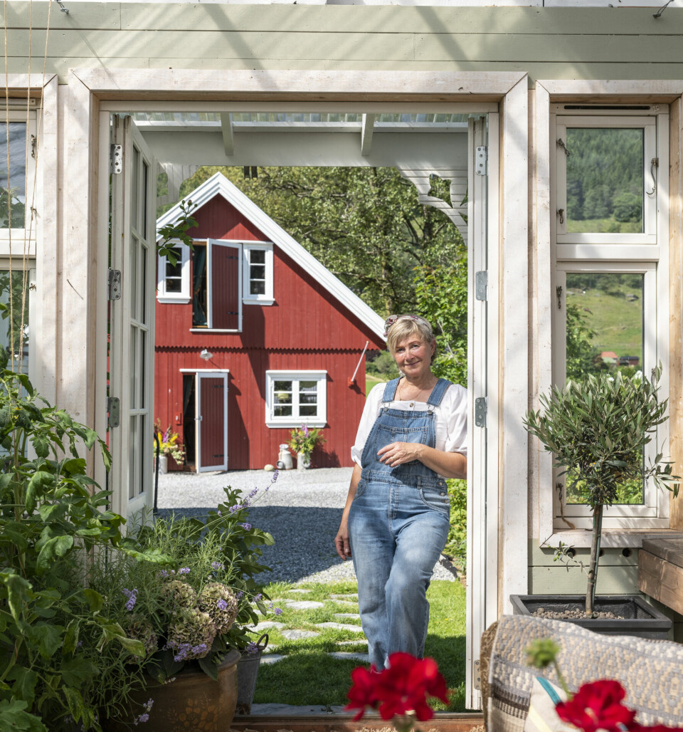 BYGD I BYGD: Randi er fra nabobygda Ølensvåg, hvor hun også bor. Men veien til Sandeid er kort, bare ti minutter i bil.