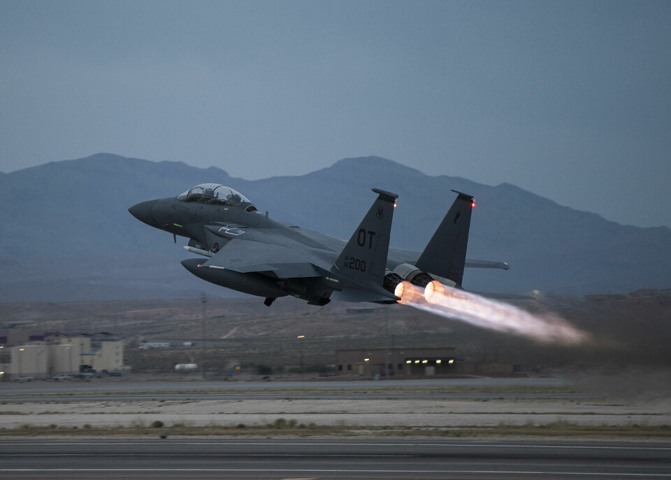 STOR KRAFT: Ytelser har alltid vært en viktig del av F-15s egenskaper. Ikke bare for fart, men også for lasteevne og manøvrerbarhet. Her en F-15E Strike Eagle.