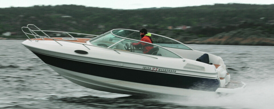 IBIZA 23: Jo, det finnes en del Ibiza-modeller med hekkaggregat, selv om 24 Touring var en av de første til å ta i bruk Yamahas første V6 utenbordsmotor.