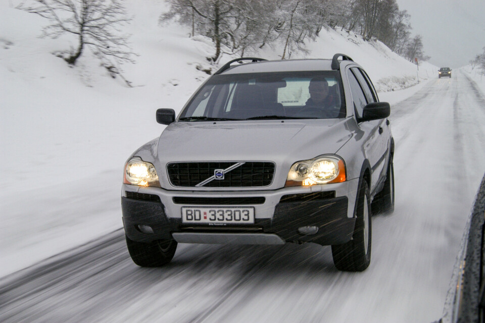 XC90 2003: Speilglatte vinterveier under den første testen av XC90, en utfordring den klarte bra.