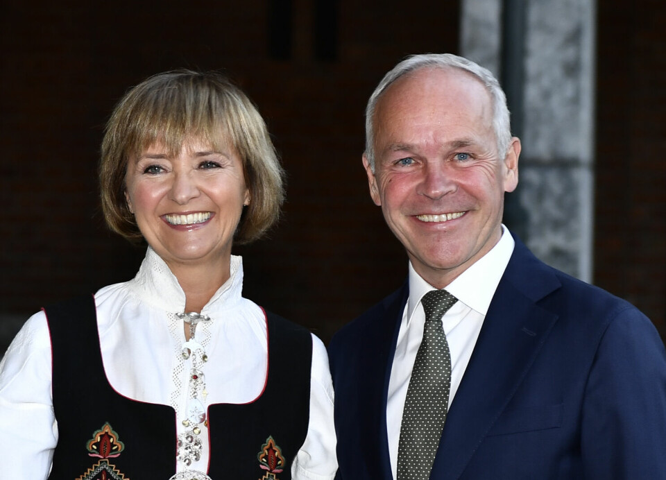 EKTEPAR: Jan Tore Sanner og kona Solveig Barstad er fotografert i forbindelse med Stortingets avslutningsmiddag for stortingsrepresentantene og medlemmer av regjeringen i Oslo rådhus, høsten 2021.