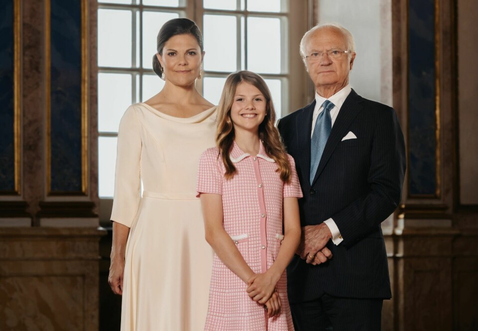 TRE GENERASJONER: Kronprinsesse Victoria, prinsesse Estelle og kong Carl Gustaf.