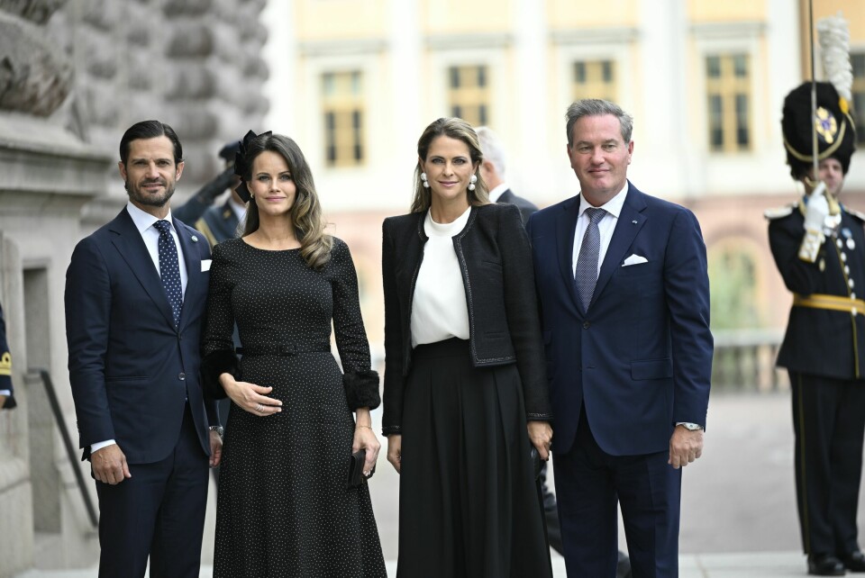 VIL REPRESENTERE: Prinsesse Madeleine kommer fortsatt til å gjøre enkelte oppdrag for kongehuset. Her sammen med ektemannen Chris O´Neill og prins Carl Philip og prinsesse Sofia under åpningen av Riksdagen i fjor høst.