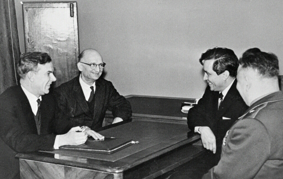 KULTSTATUS: Rudolf Abel (nr 2 fra venstre) var Sovjets stjernespion og gitt i oppdrag å bygge opp et spionnettverk i USA.