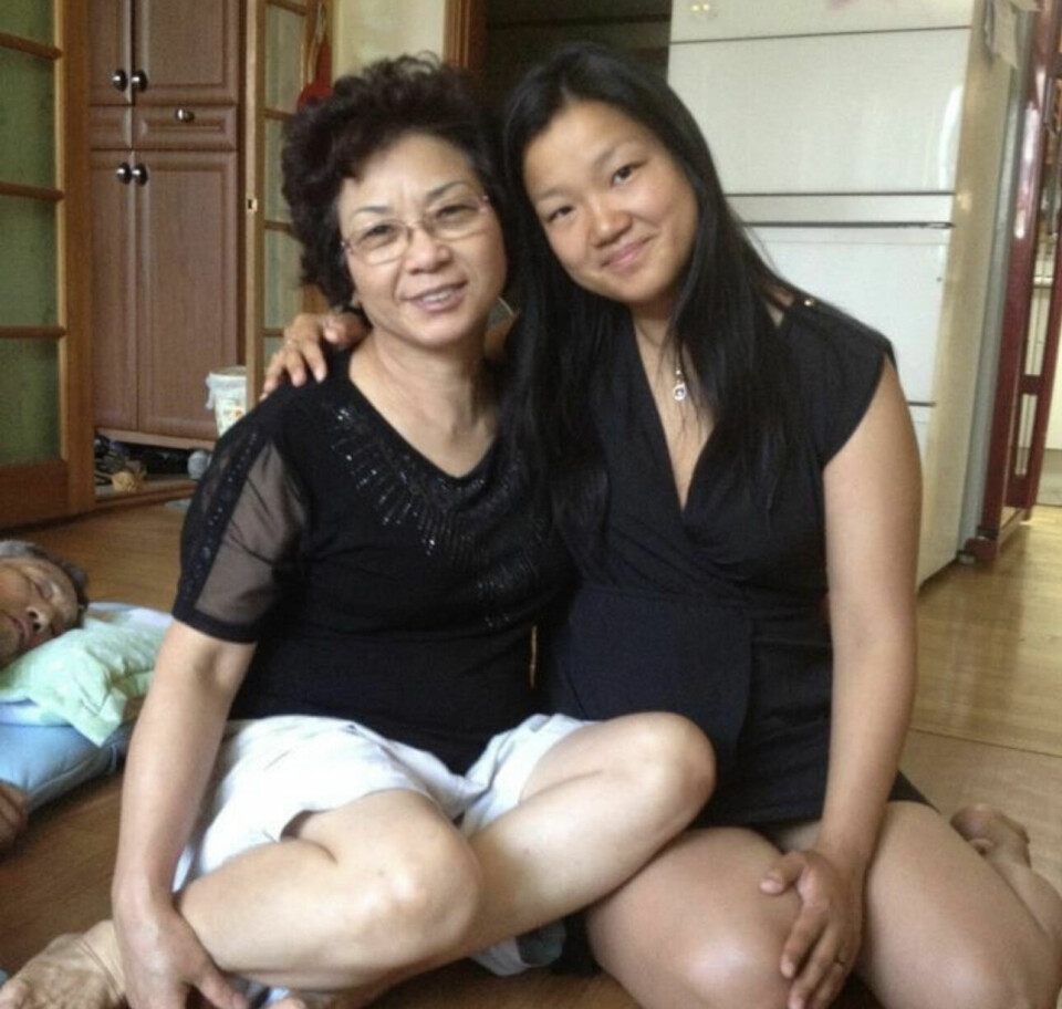 ENDELIG GJENFORENT: 27 år skulle gå før Camillas biologiske mor Ok sun (74) fikk se datteren sin igjen.