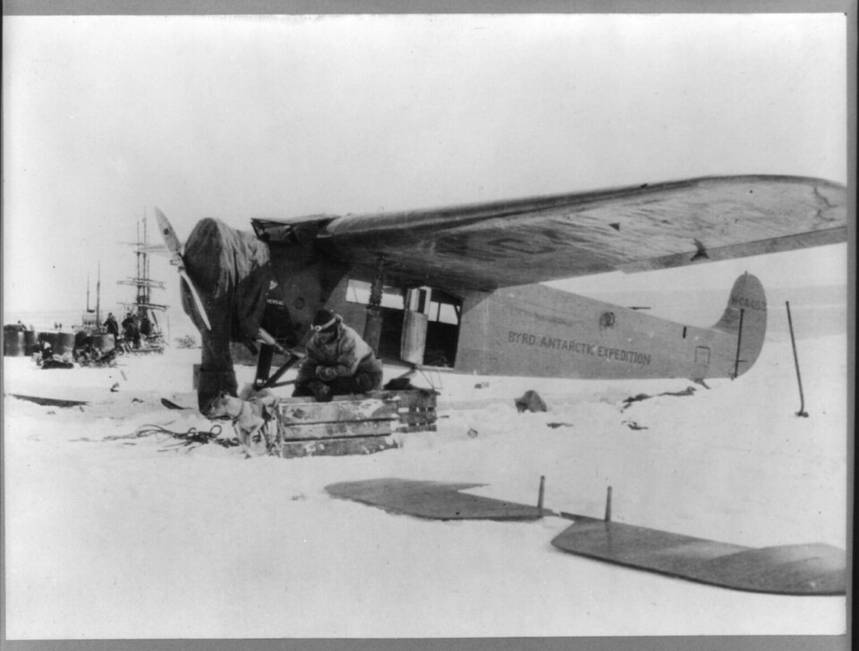 FØRST OVER SYDPOLEN: Byrd bløffet om Nordpolen, men over Sydpolen var han først – med Bernt Balchen ved spakene. Den 28. november 1929 fløy Balchen et Ford Trimotor-fly til Sydpolen og tilbake til basen «Little America» på Rossisen.