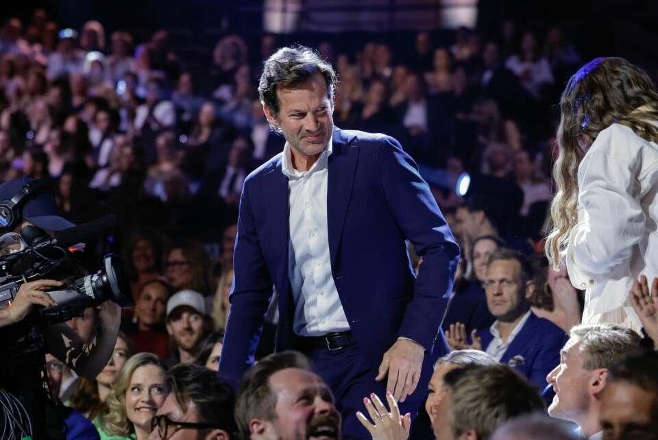 PRISVINNER: Jon kom rett fra våronna til «Gullruten»-utdelingen i Bergen. Han tok med seg to priser denne kvelden; en for «Jon blir bonde» og en for «Alle mot alle».