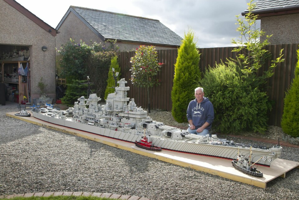 FRELST PÅ DETALJER: I tre år jobbet Jim McDonough med å bygge verdens største modellbåt av legoklosser. Da det 7,5 meter lange amerikanske krigsskipet USS Missouri sto ferdig, oppdaget han at en konkurrent nettopp hadde bygd samme båt med samme type legoklosser 25 centimeter lenger.