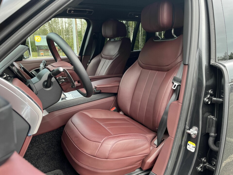 JUSTERINGSEVNE: Forseter med 24-veis elektrisk justering.