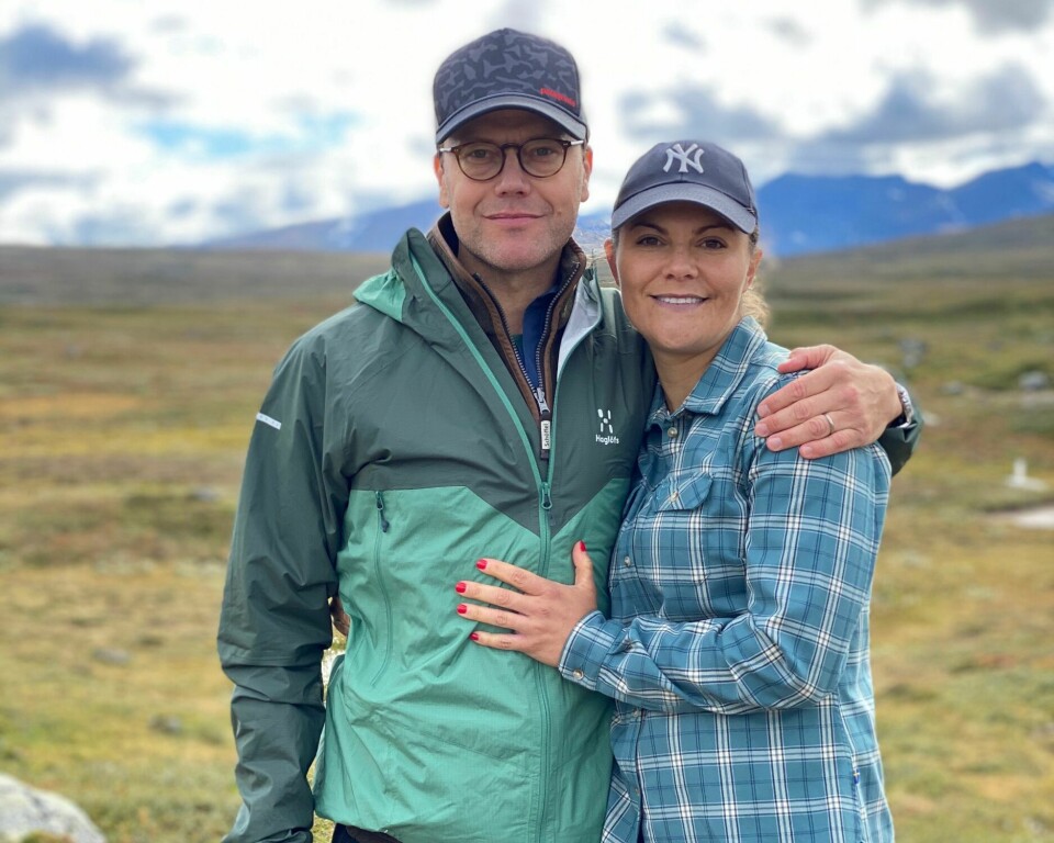 GLAD I NATUREN: Daniel og Victoria kobler ofte av med friluftsliv når de har en pause fra kongelige oppdrag.