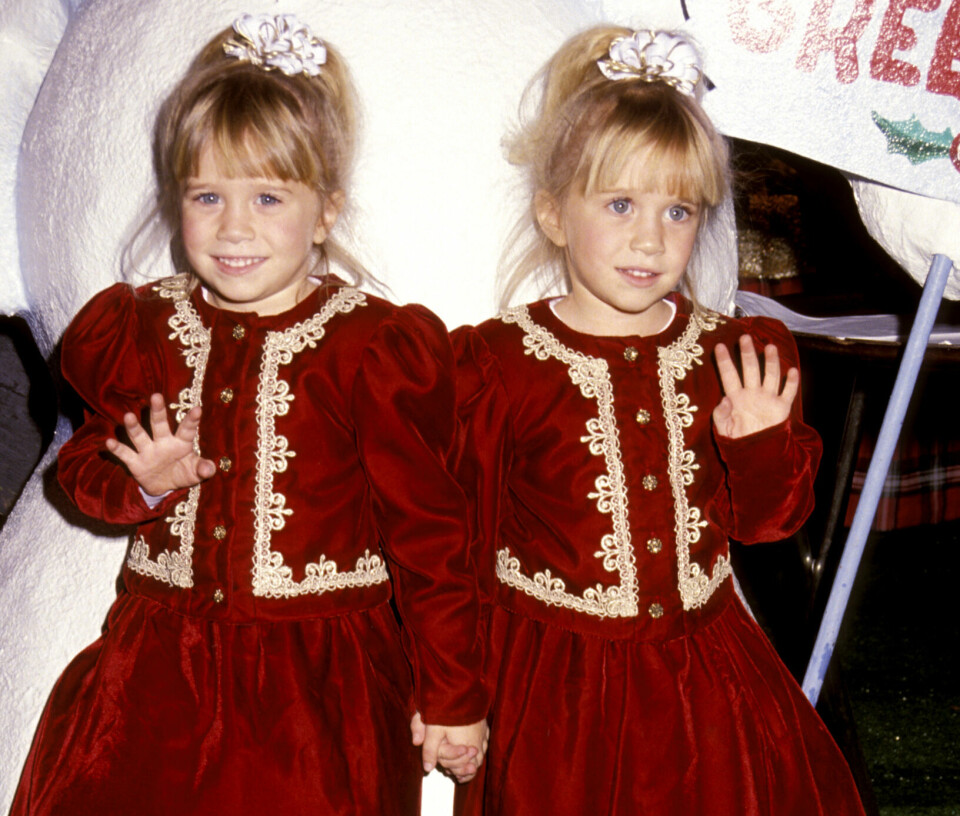 SMÅ STJERNESKUDD: Mary-Kate Olsen and Ashley Olsen avbildet i 1991.