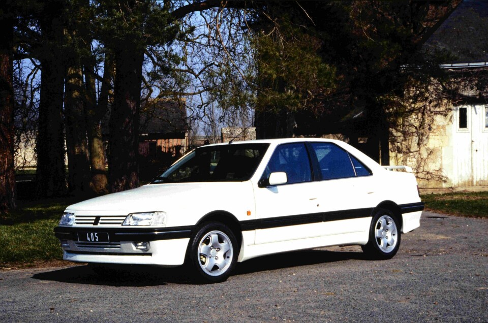 PEUGEOT 405 MI16: Kom i 1987 med 158 hester.