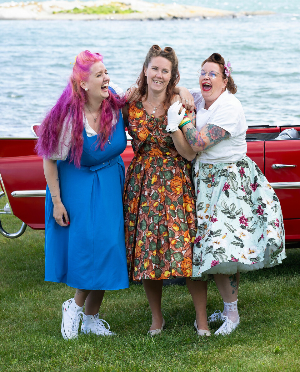GJØR LIVET BEDRE: For Mathilde, Kari-Anne og Inger er pinup- og vintagestilen en livsstil som løfter livet. For å kalle noe vintage må klærne være laget for minst 30 år siden.