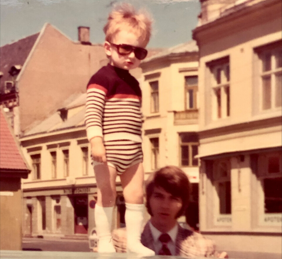 LIEN GUTT I TØFF VERDEN: Marit og Reidar Gablers sønn, Per Kristian, var bare en liten barnehagegutt da han første gang ble kalt tyskerunge. Her sammen med sin halvt tyske far i Fredrikstad.