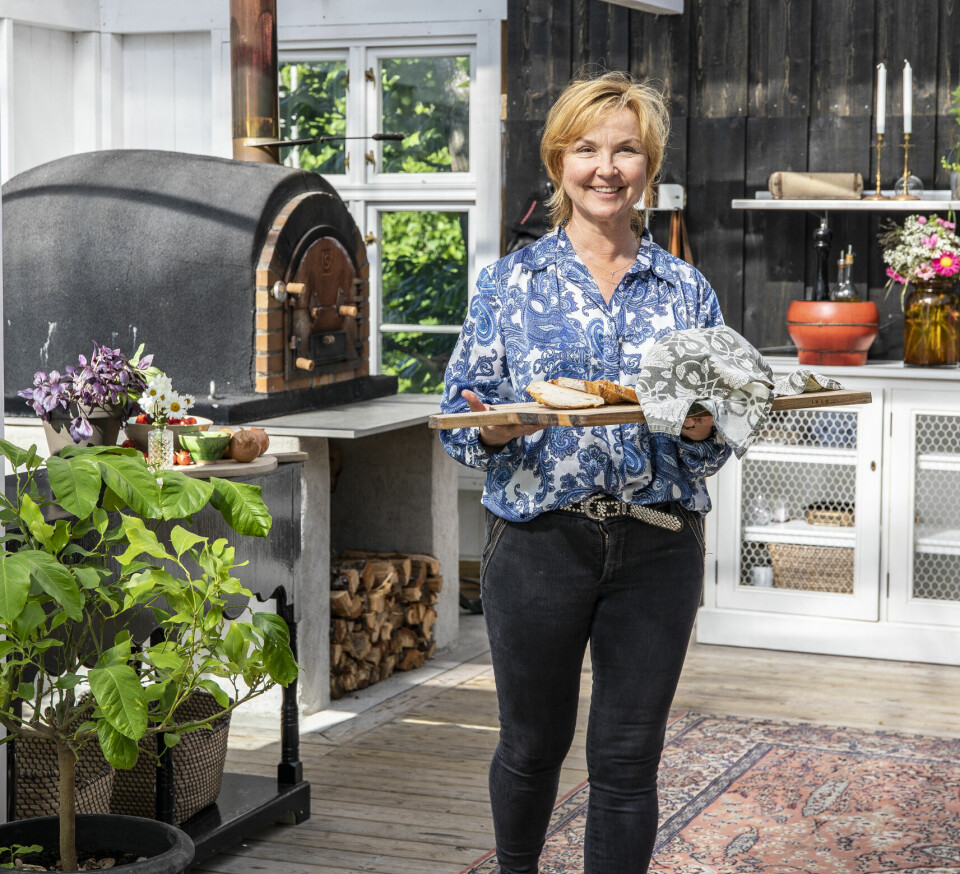 POPULÆR PIZZA: Paret har fått installert en pizzaovn ute i hagehuset, og den trekker mange besøkende i helgene om sommeren.