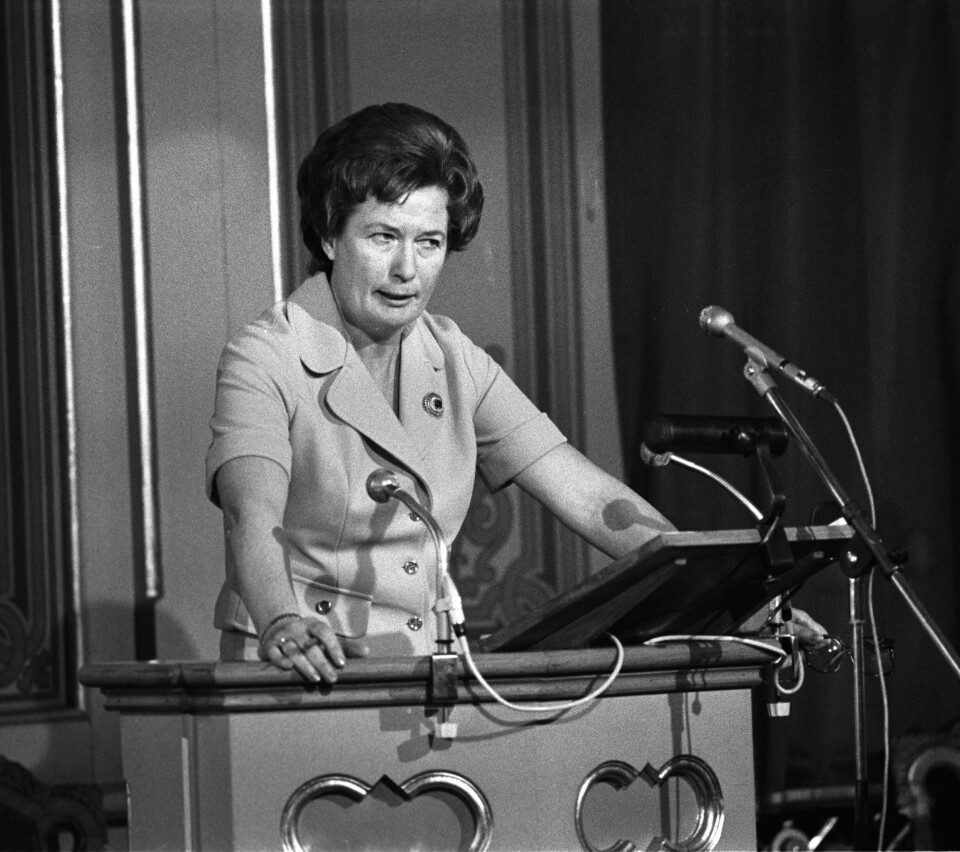 JOBBET FOR SELVBESTEMT ABORT: Som sosialminister var Ruth Ryste med på å lage loven om selvbestemt abort, det førte blant annet med at hun, sammen med Kongen, og Ap-leder Reiulf Steen, ble lyst i bann av prestene Ludivg Nessa og Børre Knudsen.