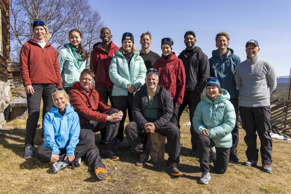 71 GRADER NORD KJENDIS: Til høsten er Ingrid klar for å gå Norge på langs sammen med 11 andre kjendiser. Bak fra venstre: Mimmi Löfwenius Veum, Jenny Huse, Mushaga Bakenga, Ingrid, Daniel Kvammen, Susanne Jørstad Wergeland, Mayoo Indiran, Jørgen Karterud og programlder Tom Stiansen. Foran: Hedvig Glestad, Henrik Fladseth, Håvard Lilleheie, og Daniel Kvammen og Sanna Sarromaa