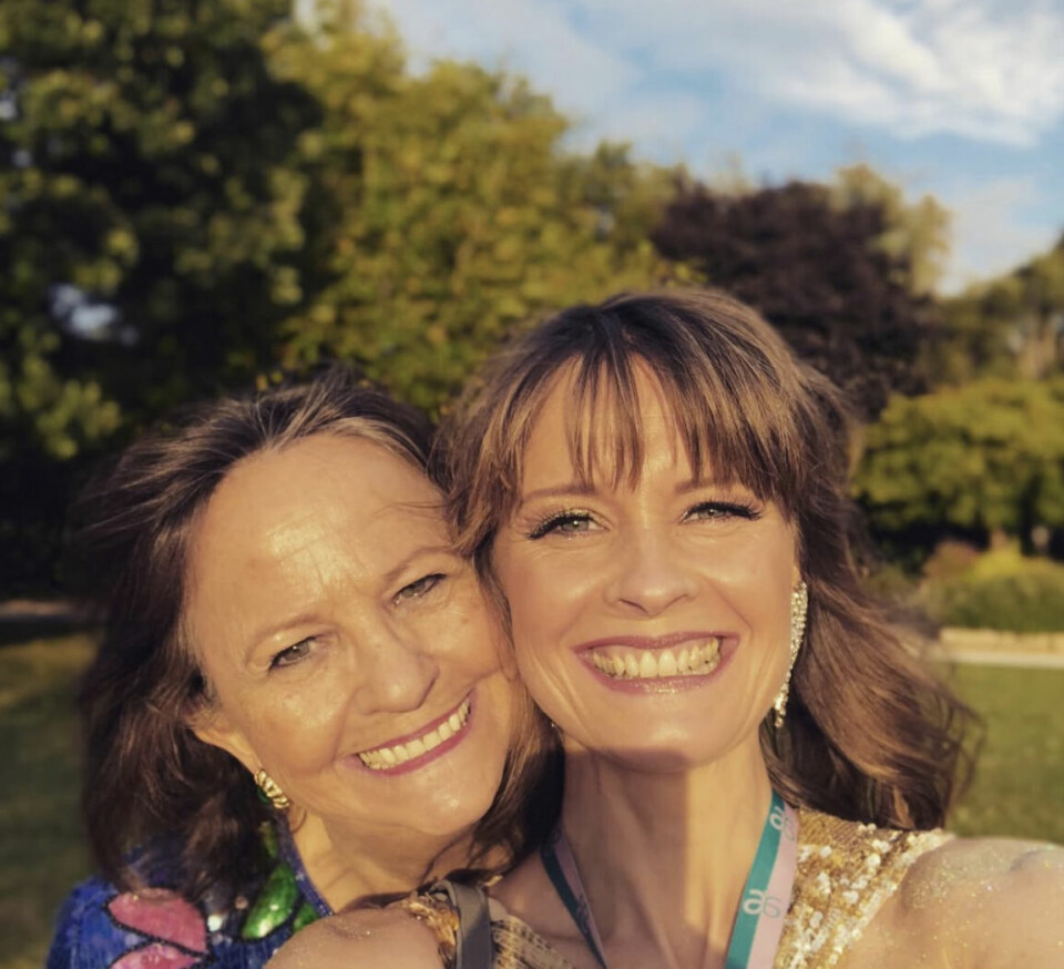 MAMMA: Moren forlot USA for et liv i Norge. Foreldrene ga henne trygghet, forteller Lisa.