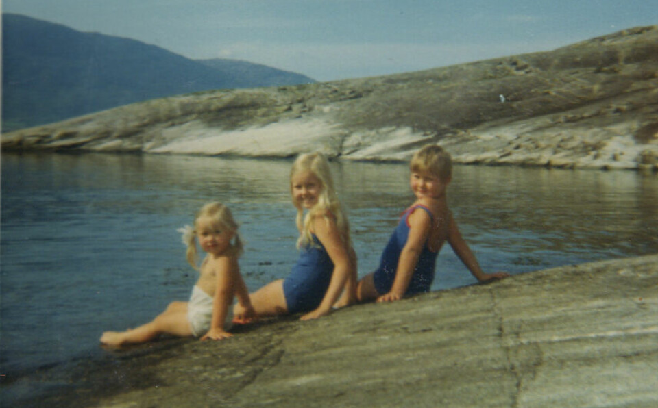 IDYLL: Bading ved Hardangerfjorden har alltid vært et kjært sommerminne for søstrene Ingrid (f.v.), Marit og Erna.