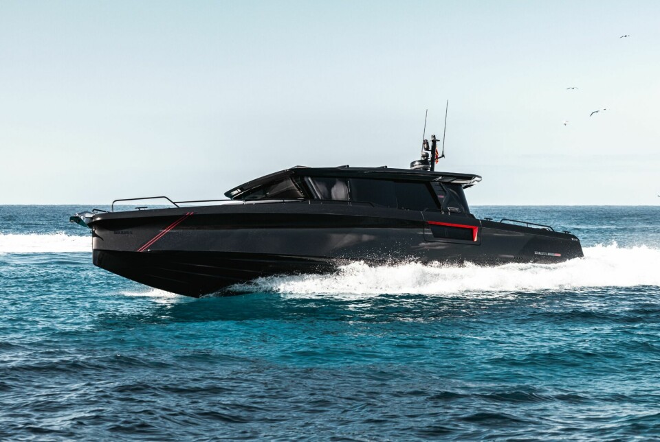 RENE LINJER: Utseendet til Shadow 1200 XC Cross Cabin Black Ops Signature Edition innbyr til fart.