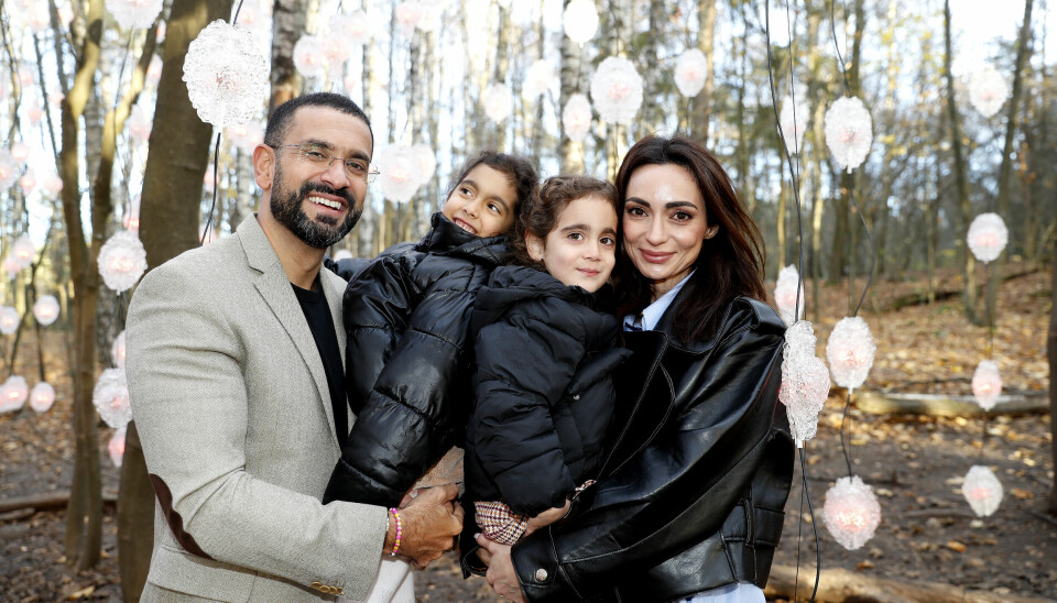 FAMILIEN: Yama og kona Shara Amin sammen med barna Laurina og Lydia.