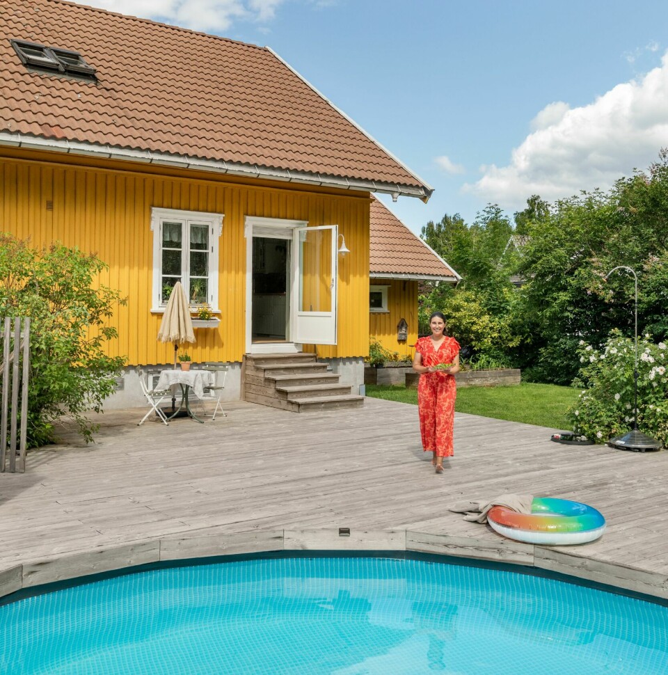 SOMMER: Med et uteområde som dette, er det ingen grunn til å reise bort om sommeren. Her trives Rikke og hele familien hennes.