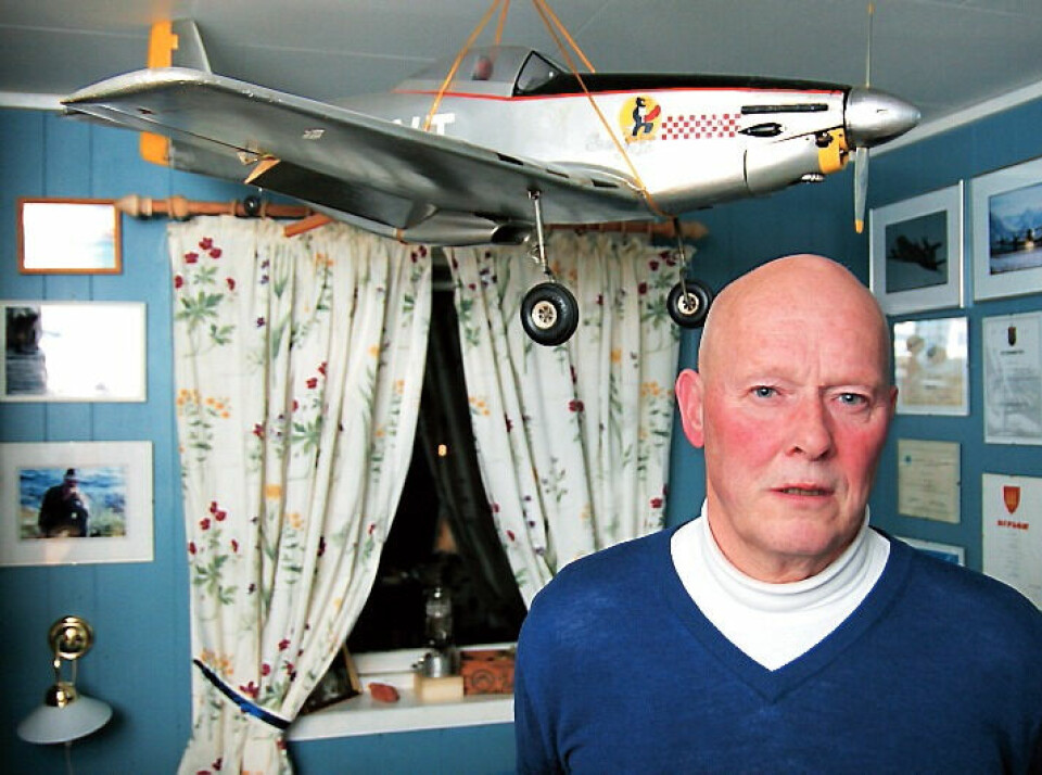 FLYENTUSIAST: Haughom har alltid vært opptatt av fly og luftfart. Her i et privat rom med en rekke flyeffekter.